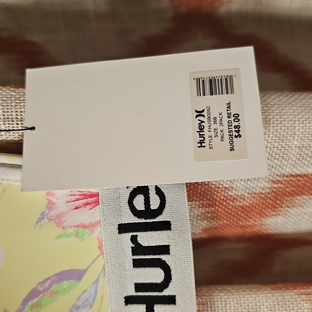 2 Hurley Wire Free Bra - Picture 3 of 5